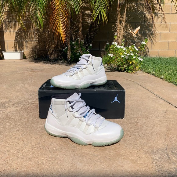 Jordan 11 Legend Blue - Picture 2 of 5
